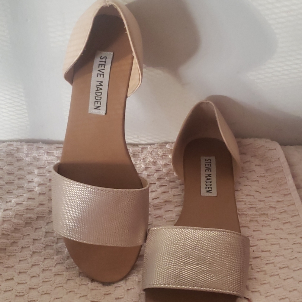 Sandals - Picture 3 of 4